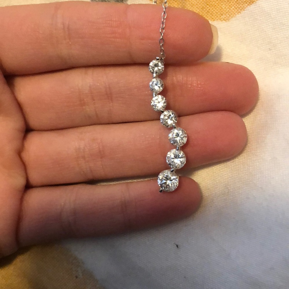 Neckless - Picture 3 of 3